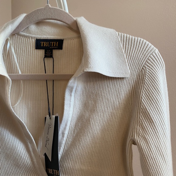 Truth by Republic Cream Ribbed Collared Sweater Size S NWT - Picture 2 of 15